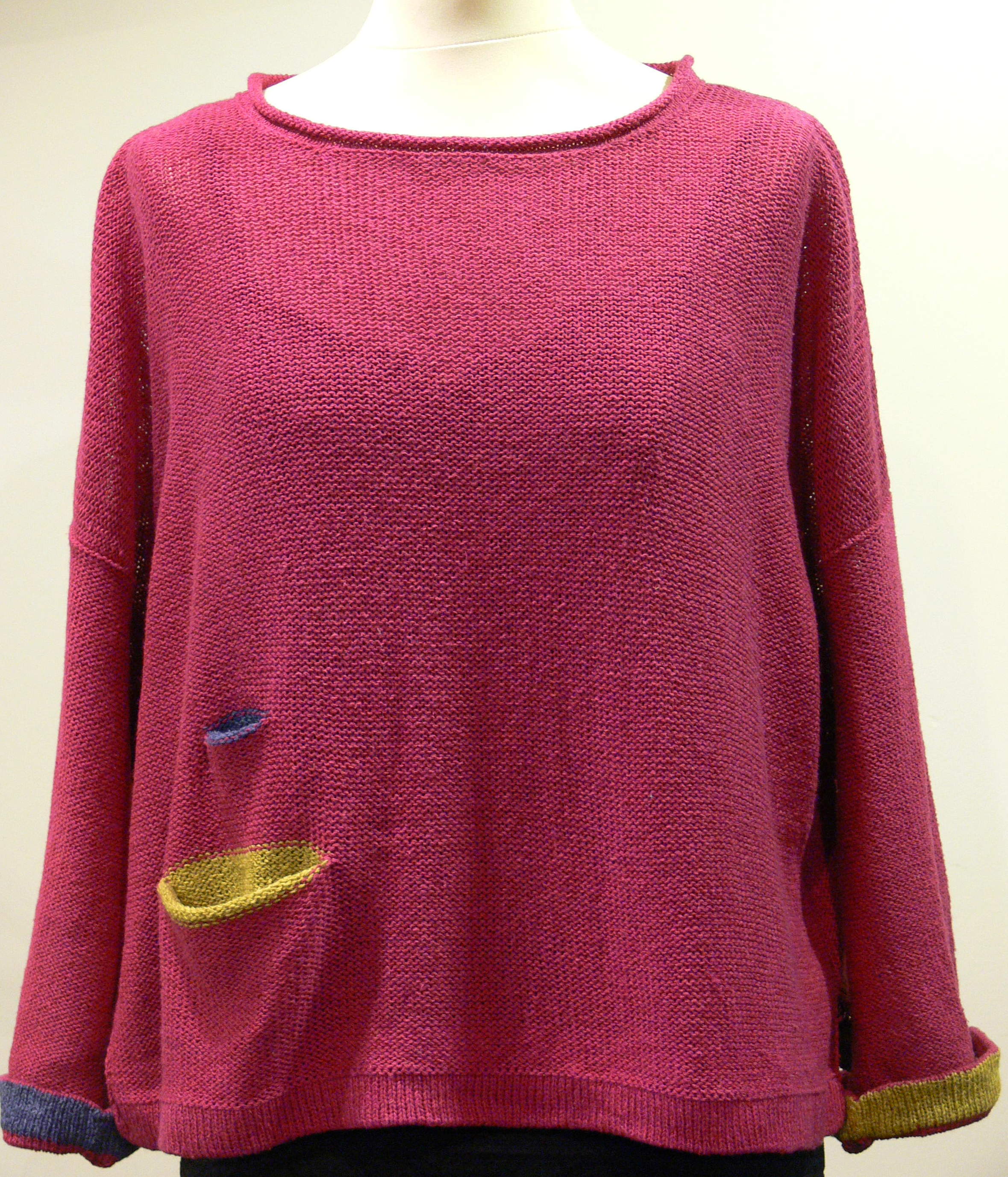 Duet medium tunic, bright pink knitted in silk/ lambswool with two pockets